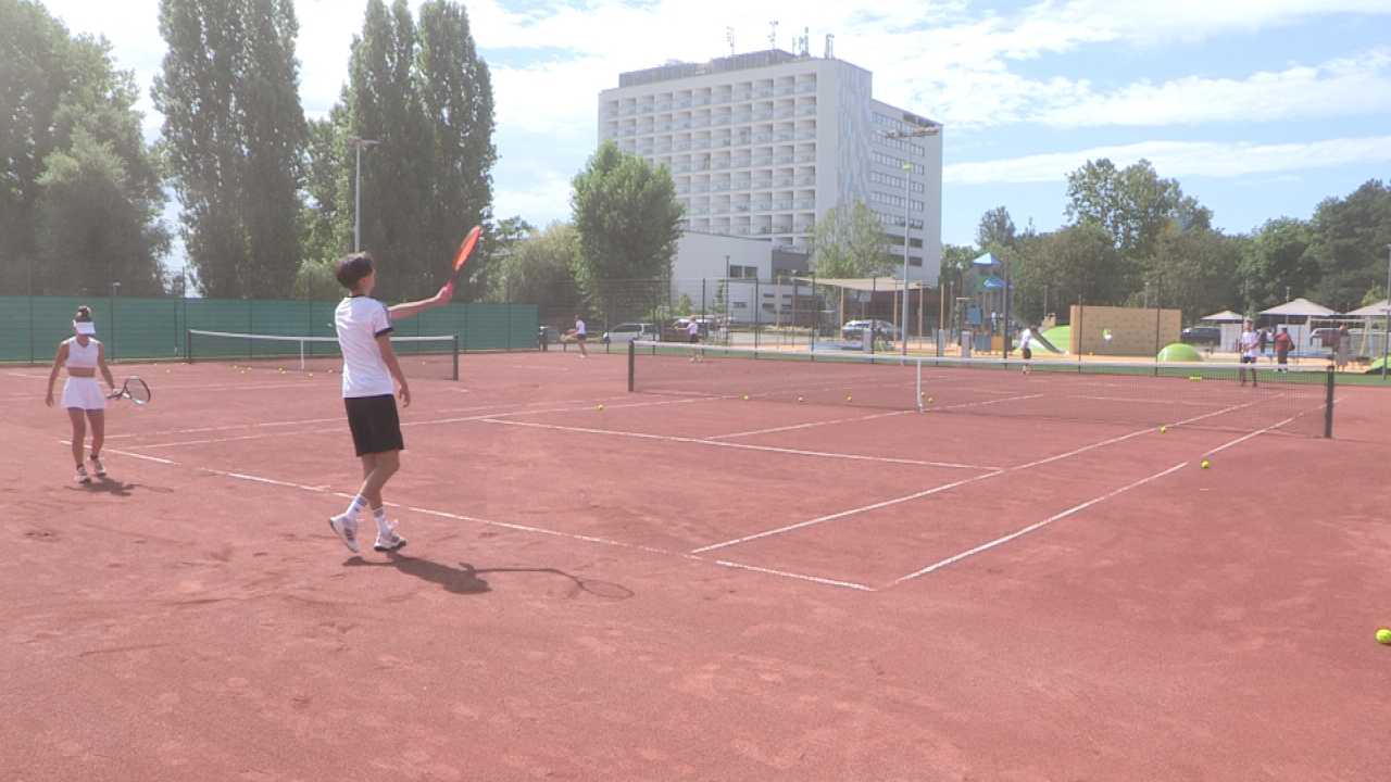 hirek-keszthely-megnyilt-a-helikon-teniszclub