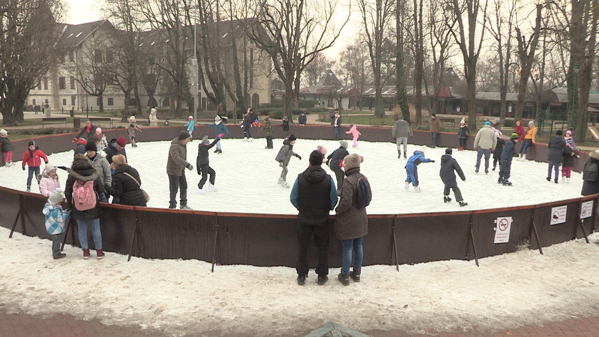 Nyit a keszthelyi jégpálya